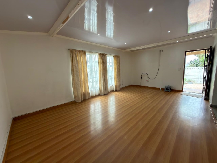 3 Bedroom Property for Sale in Sanddrift Western Cape